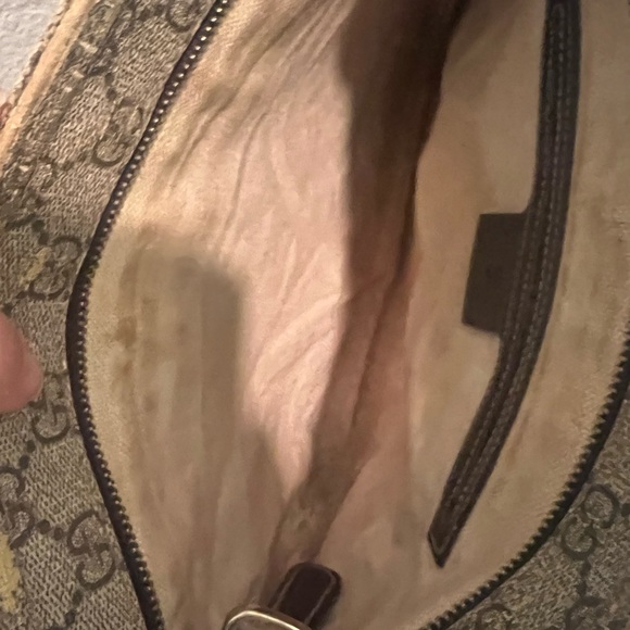 Authentic Gucci - Picture 4 of 10